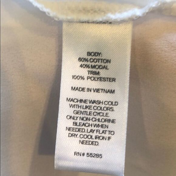 🌟 Express White Top - Size Medium - Picture 5 of 5